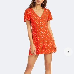 BB DAKOTA Clementine Floral Print V Neck Short Sleeves Romper.Size 6